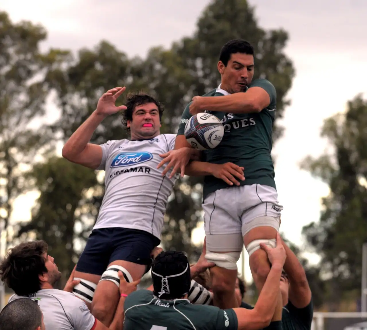 En Bahía, los Cardos se hizo fuerte ante Sportiva