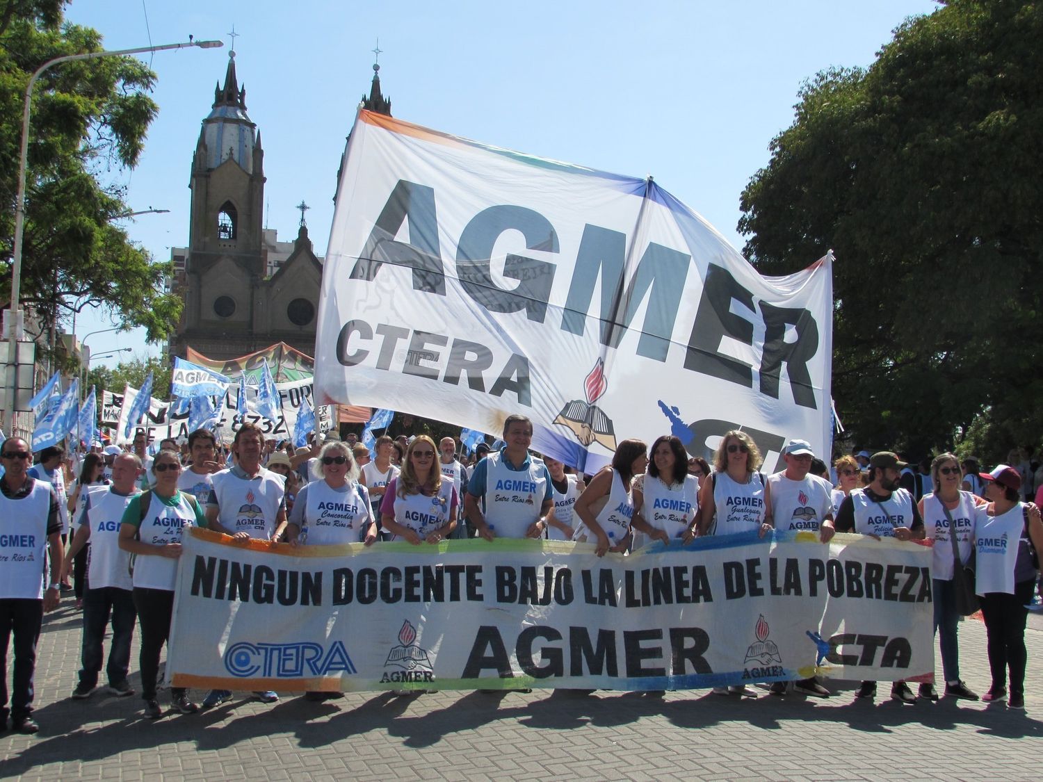 Agmer exigió que el Gobierno pague a los docentes el adelanto salarial acordado