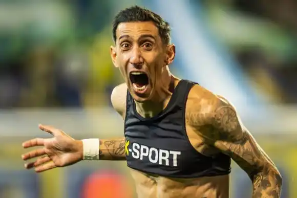 Rompió la pared: Di María le dio el triunfo a Central en el clásico rosarino con un gol de tiro libre de película