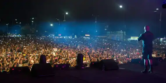 Con el show de Ke Personajes, cerró con enorme éxito una nueva edición de la Fiesta de la Playa en Concepción