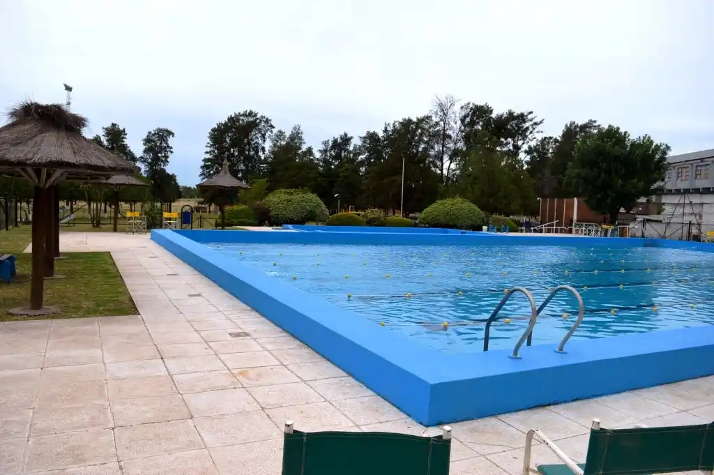 ¿Cuánto cuesta disfrutar de una pileta en complejos deportivos?