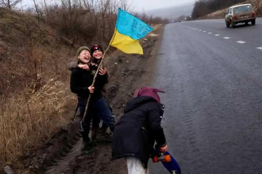 Moscú informó que 700.000 niños de las zonas de conflicto de Ucrania ahora están en Rusia