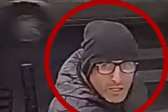 Video: buscan a un delincuente por un robo a mano armada en un comercio céntrico