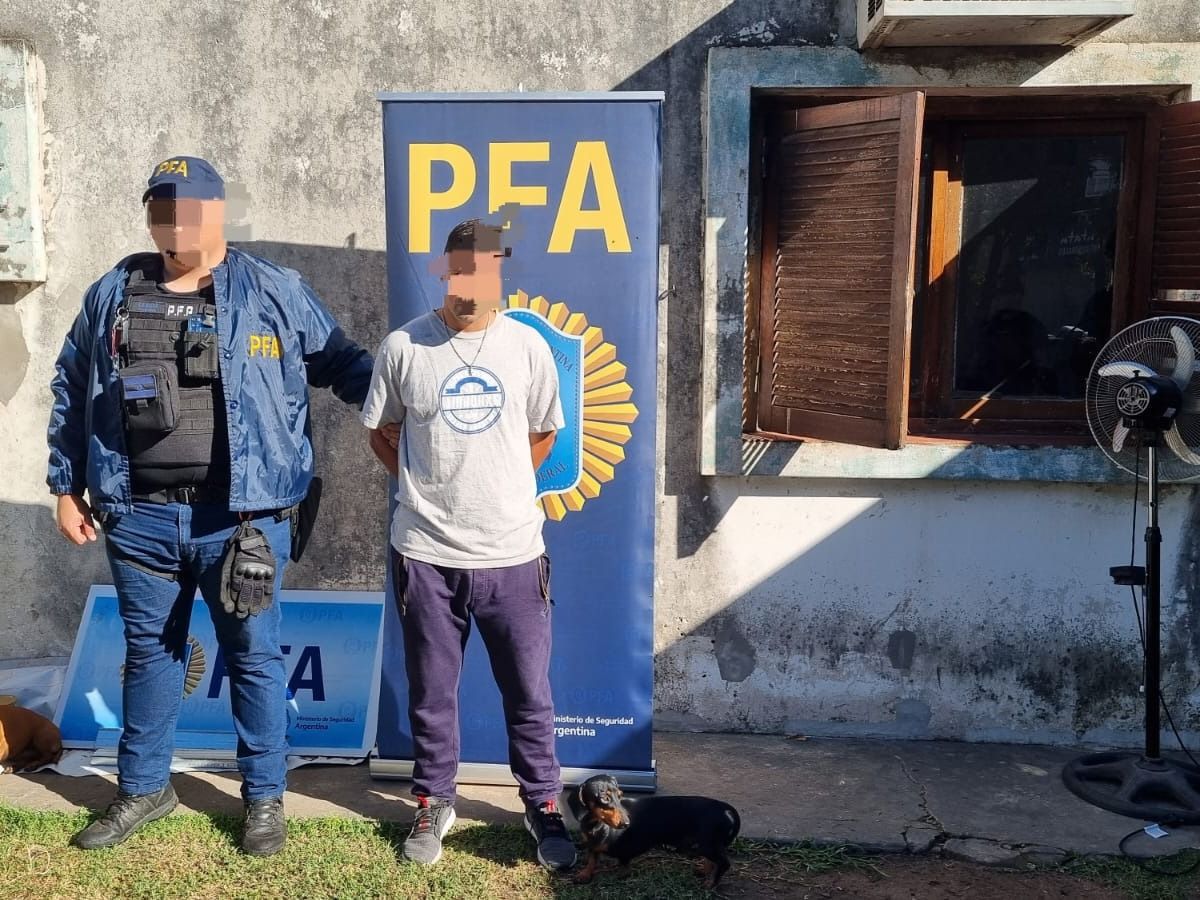 El individuo a cargo del kiosco de drogas fue apresado y alojado en la Comisaría 2°.
