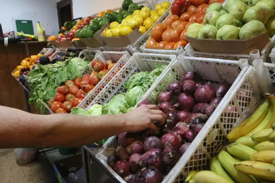 Los consumidores pagaron los agroalimentos casi 4 veces más de lo que cobraron los productores en diciembre