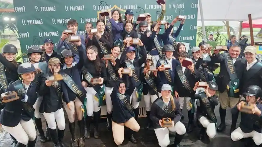 Jinetes y amazonas representaron con éxito al Club Hípico Concordia en un Campeonato en Posadas