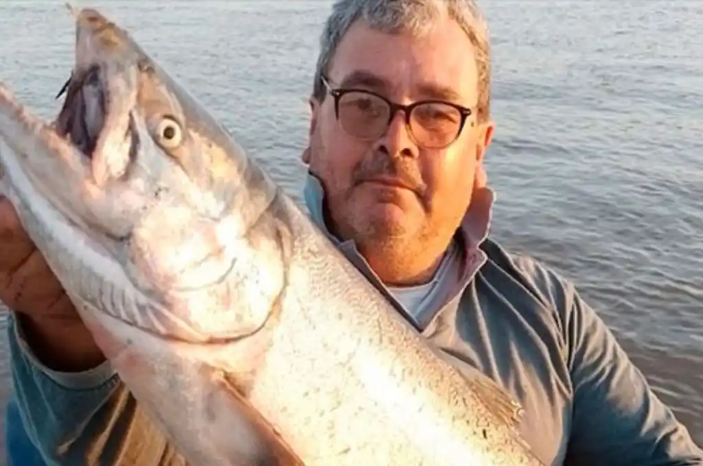 Asombro en Arroyo Seco: pescaron un ejemplar de salmón en el río Paraná