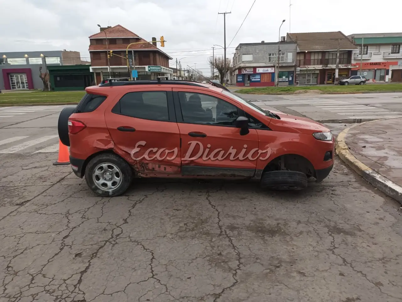 Daños en el lateral derecho de la EcoSport