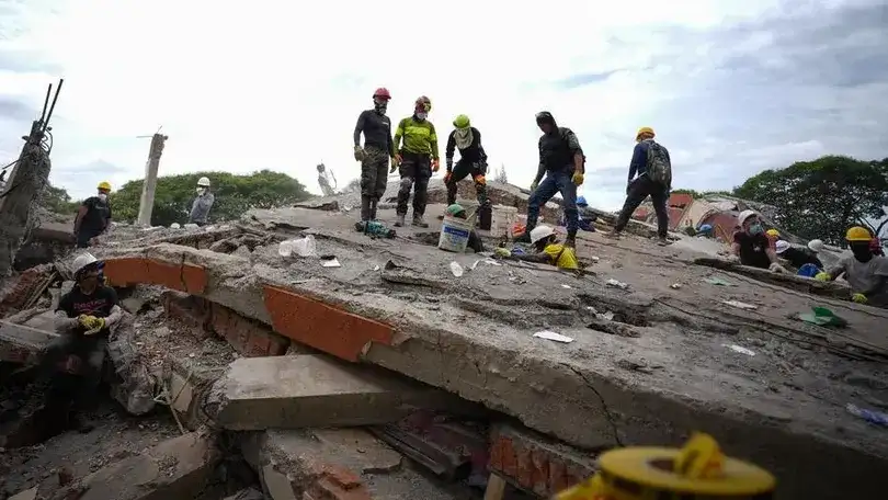 Las labores de búsqueda y rescate continúan tras el terremoto en Colombia