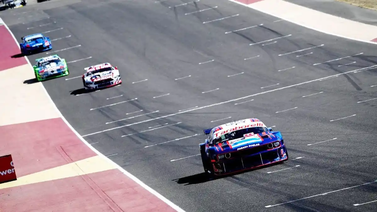 Vázquez ganó el Desafío de las Estrellas y festejó por primera vez en TC