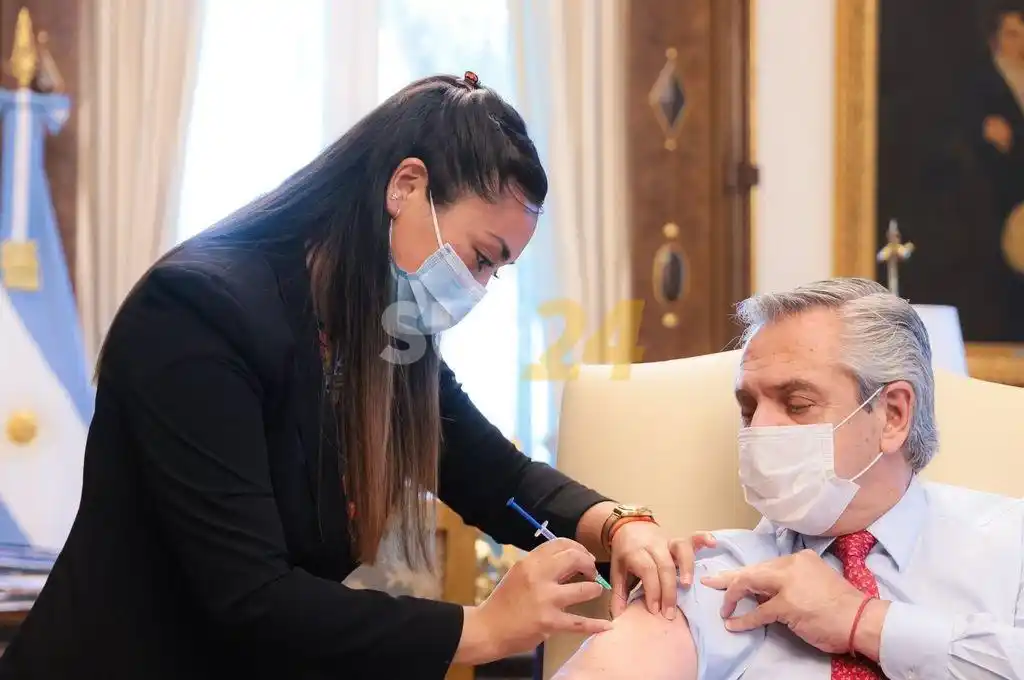 Alberto Fernández recibió una dosis de refuerzo contra el coronavirus