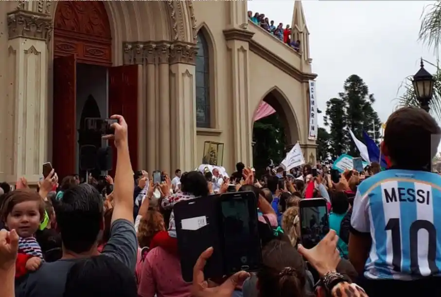 A pesar de la lluvia, hubo una gran cantidad de fieles en la Fiesta de Guadalupe