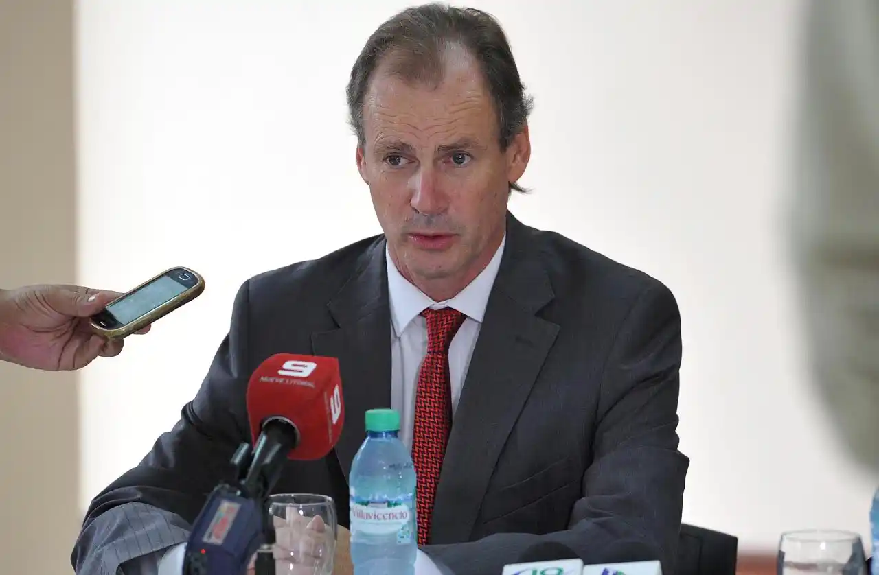 Bordet integra la comitiva oficial que encabeza el presidente Mauricio Macri en Holanda