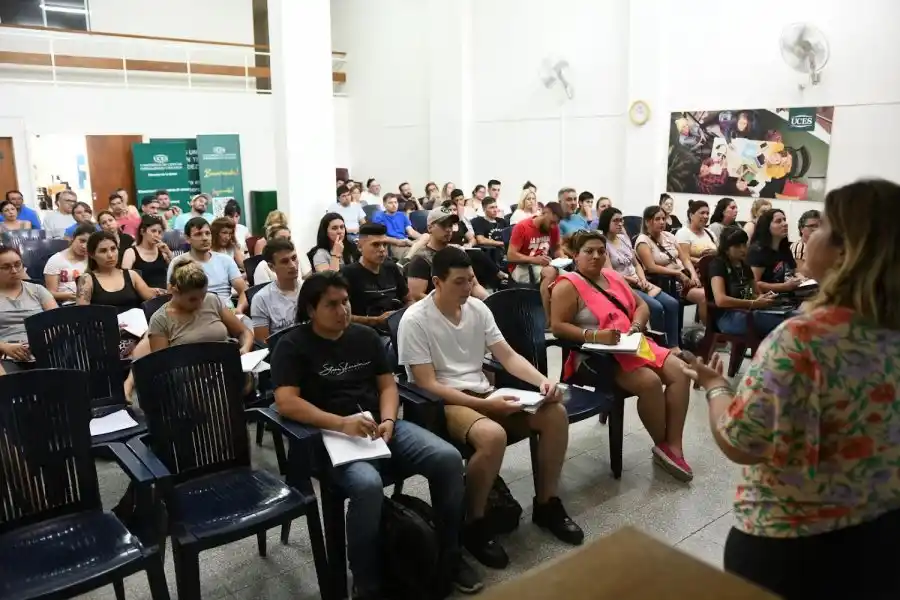 En las instalaciones de UCES Centro, se llevó a cabo una nueva Capacitación en Manipulación Segura y Saludable de los Alimentos.
