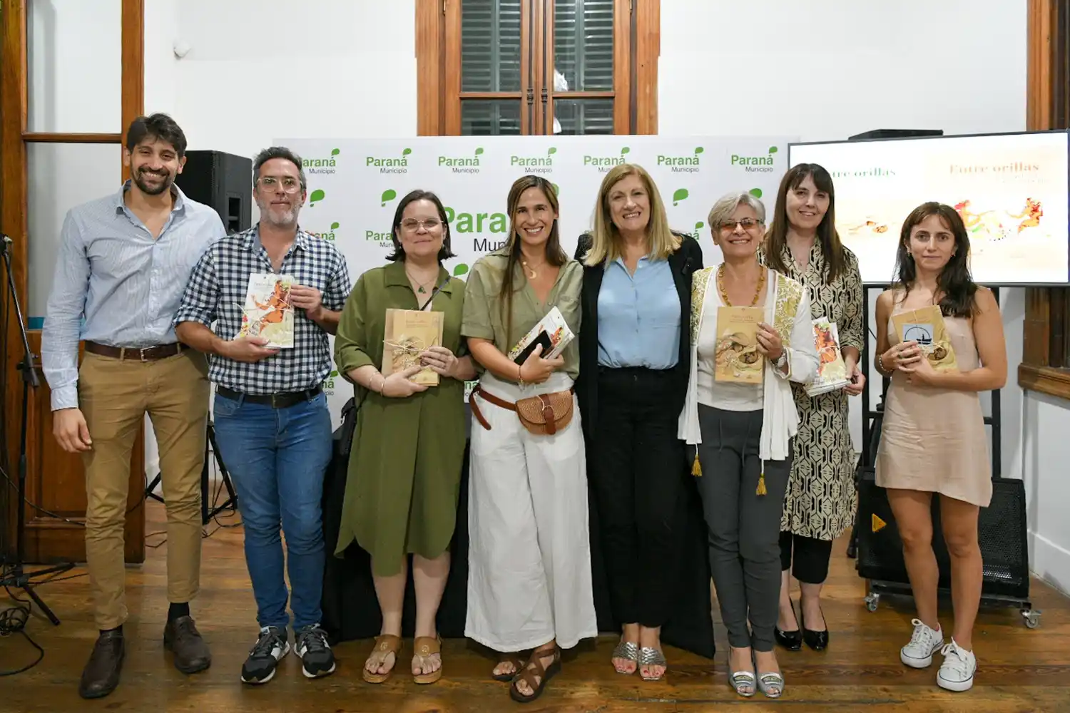 Se entregaron los Premios Literarios Municipales Entre Orillas