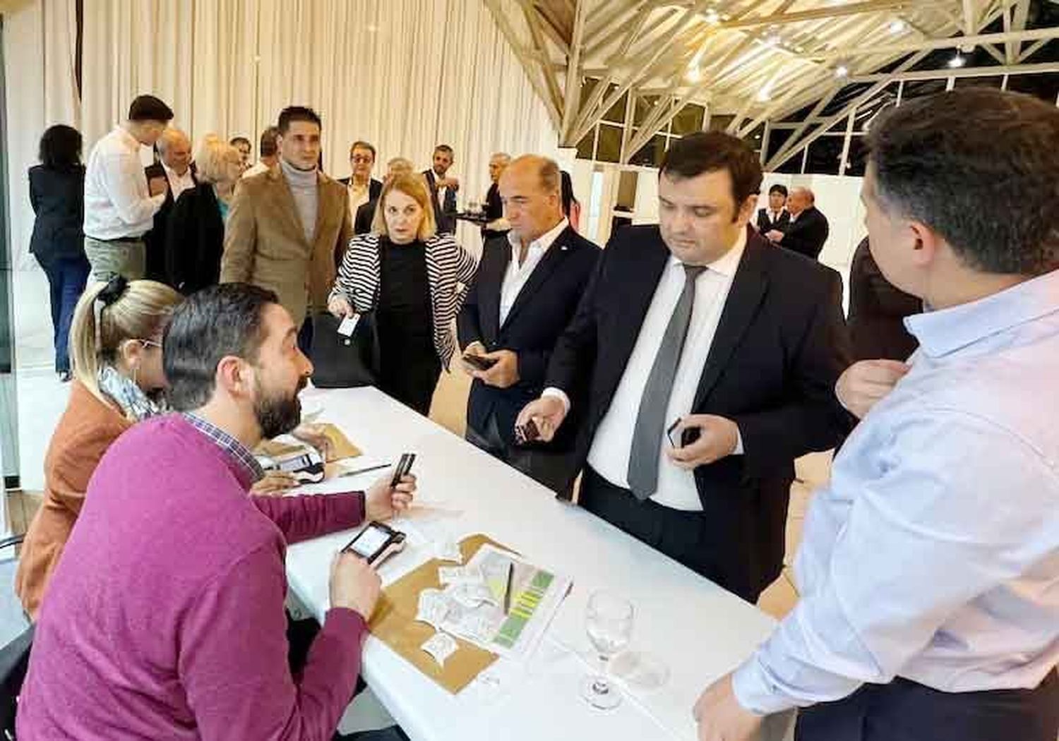 Diputados libertarios pagan con tarjeta la invitación a un asado en Olivos