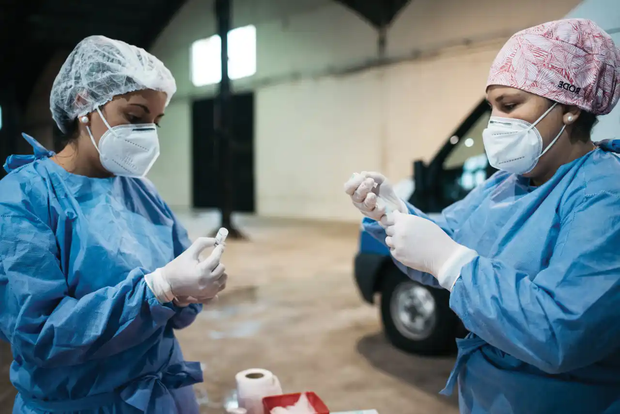 Vacunas, vacunas, vacunas, vacunas, vacunas y vacunas