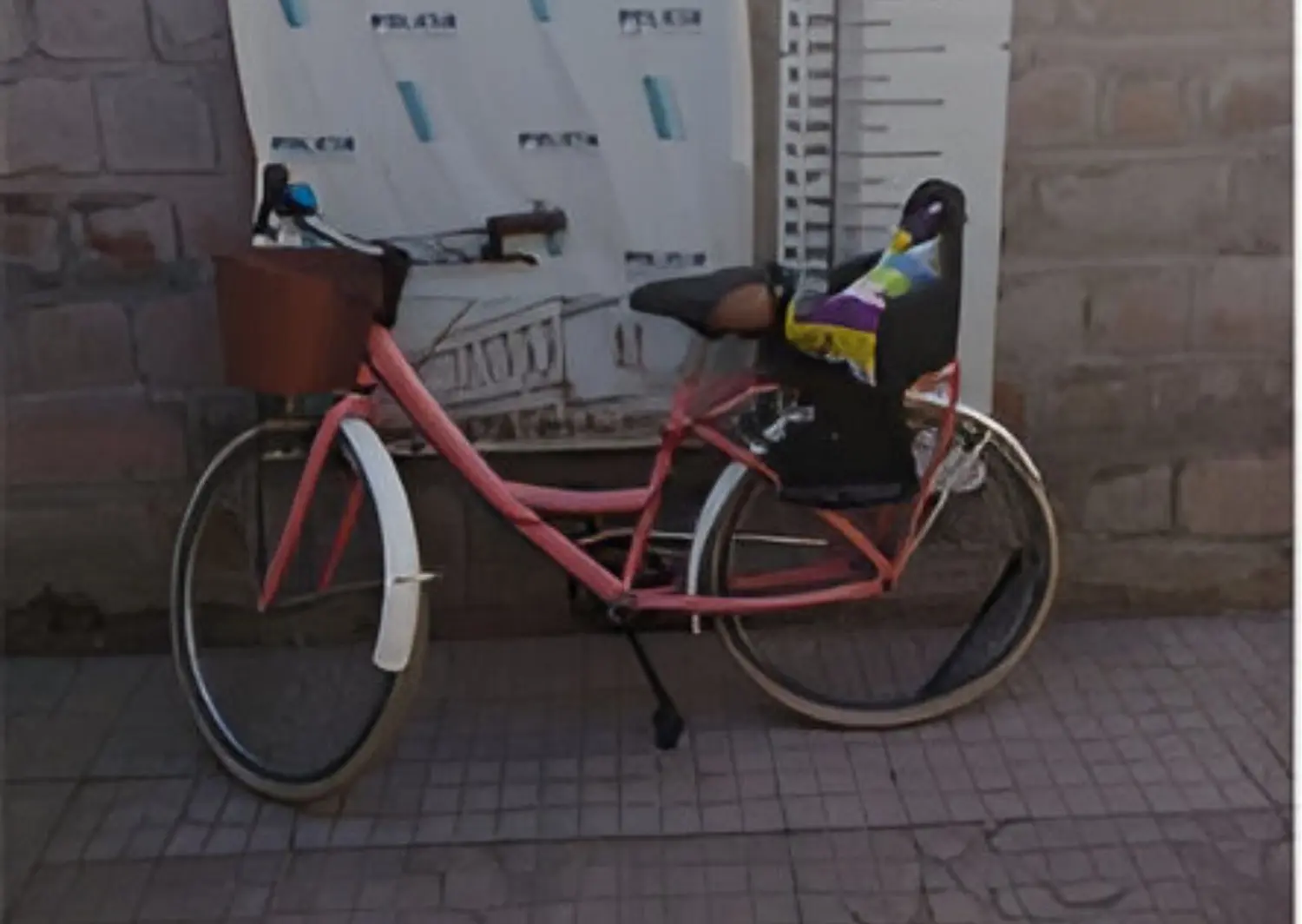 Intentó fugarse en una bici robada y lo detuvieron