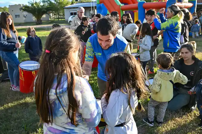 “Vamos a la Plaza” en verano llega al barrio La Esmeralda este sábado