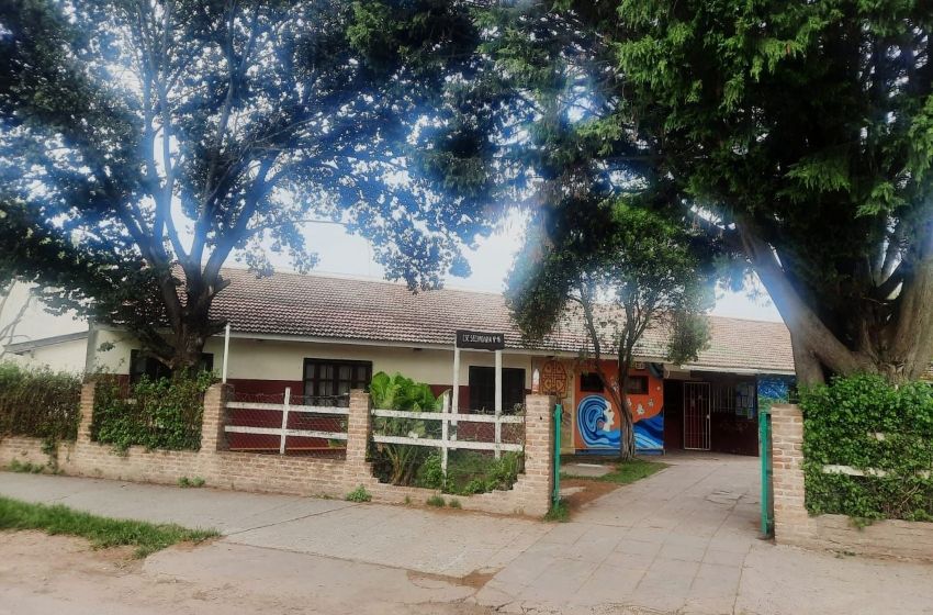 Amenazó a un estudiante y rompió el auto de un profesor