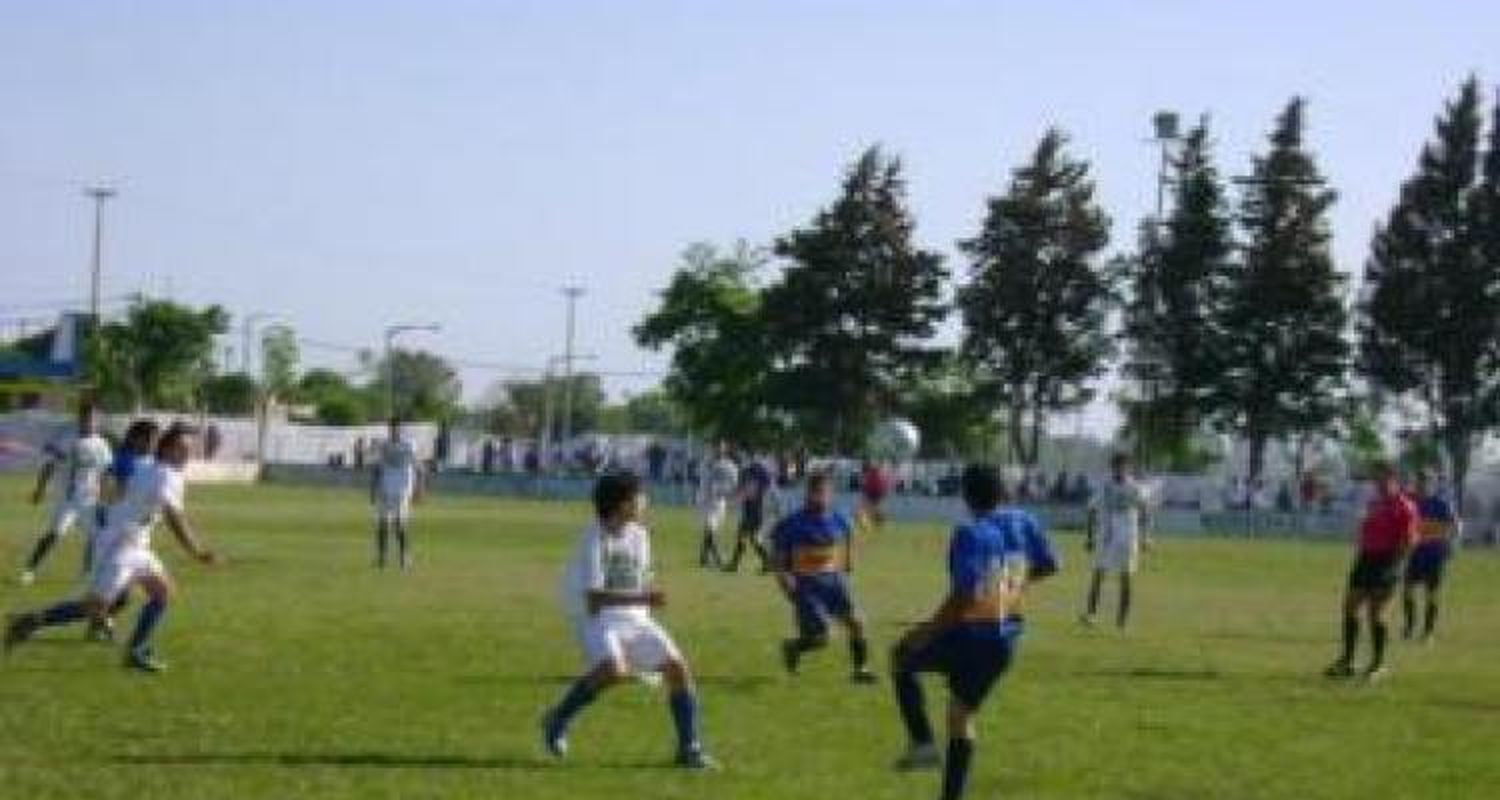 Defensores y Sportivo únicos punteros