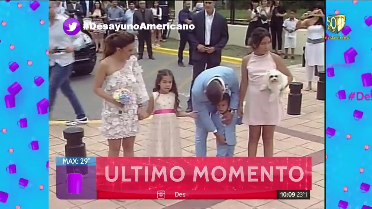 El casamiento de Tevez: vestido de celeste y blanco, Carlitos ingresó al Registro Civil