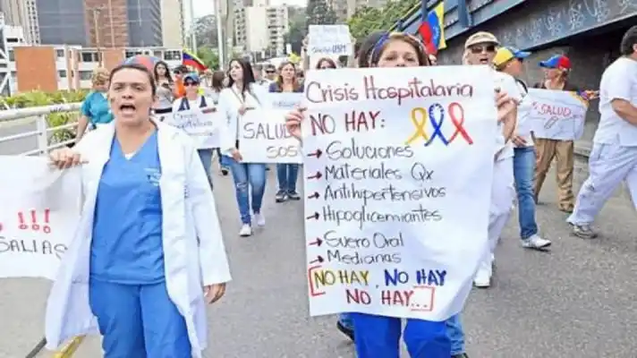 Maduro «maneja la pandemia como un ARMA DE REPRESIÓN», aseguran gremios de la salud
