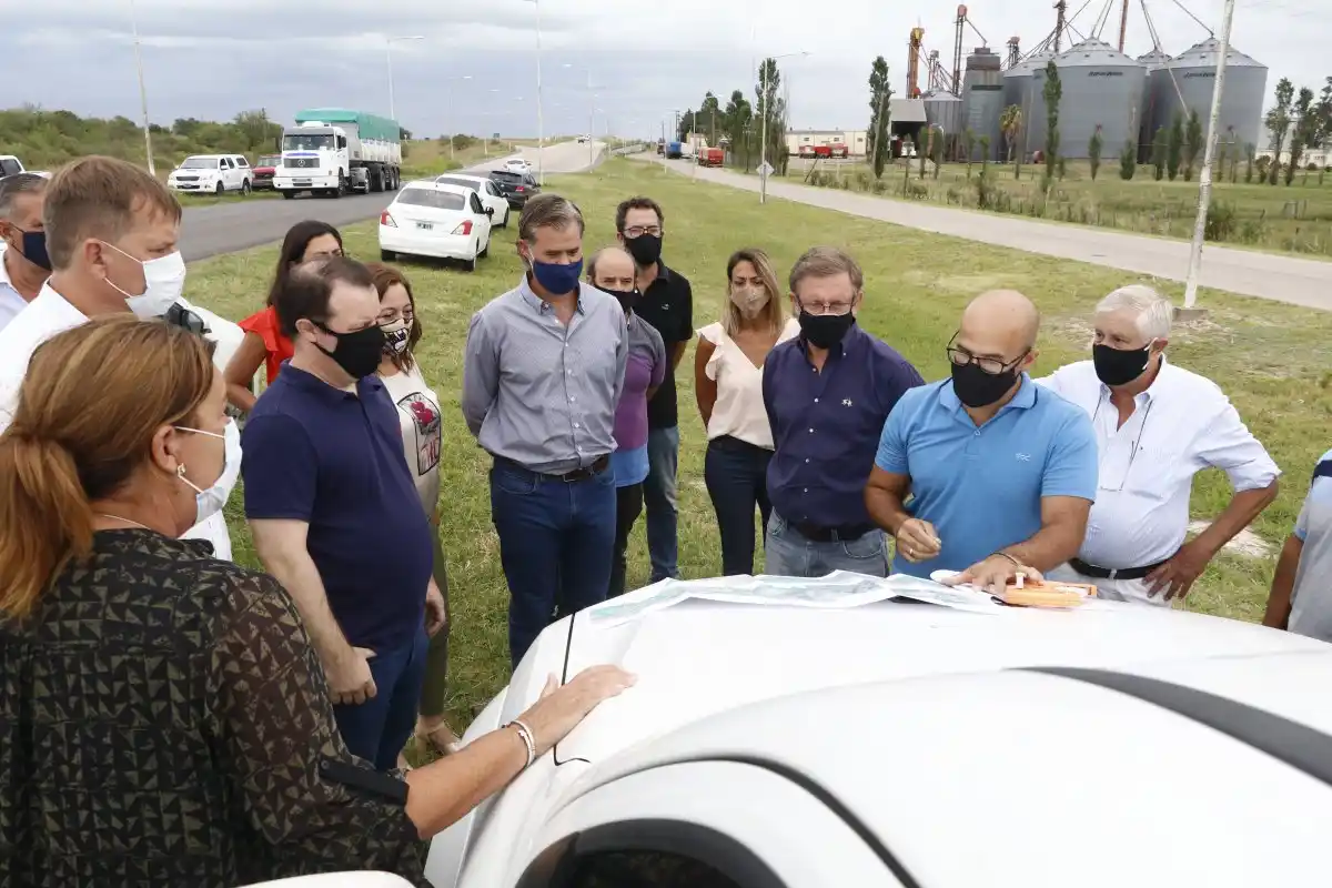 Repavimentación de la ruta 20: Piaggio y funcionarios recorrieron la zona de trabajo