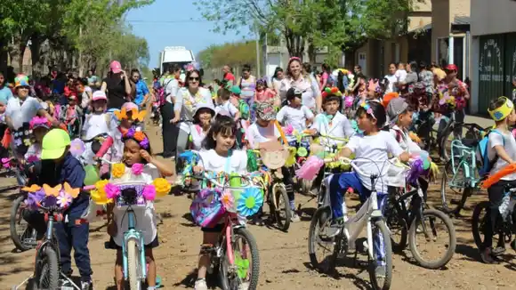 Alumnos de la Escuela N°84 celebraron la llegada de la primavera