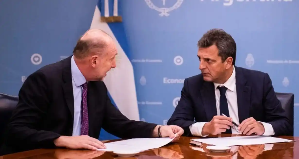 Perotti mantuvo una reunión de trabajo con Massa: los temas que trataron