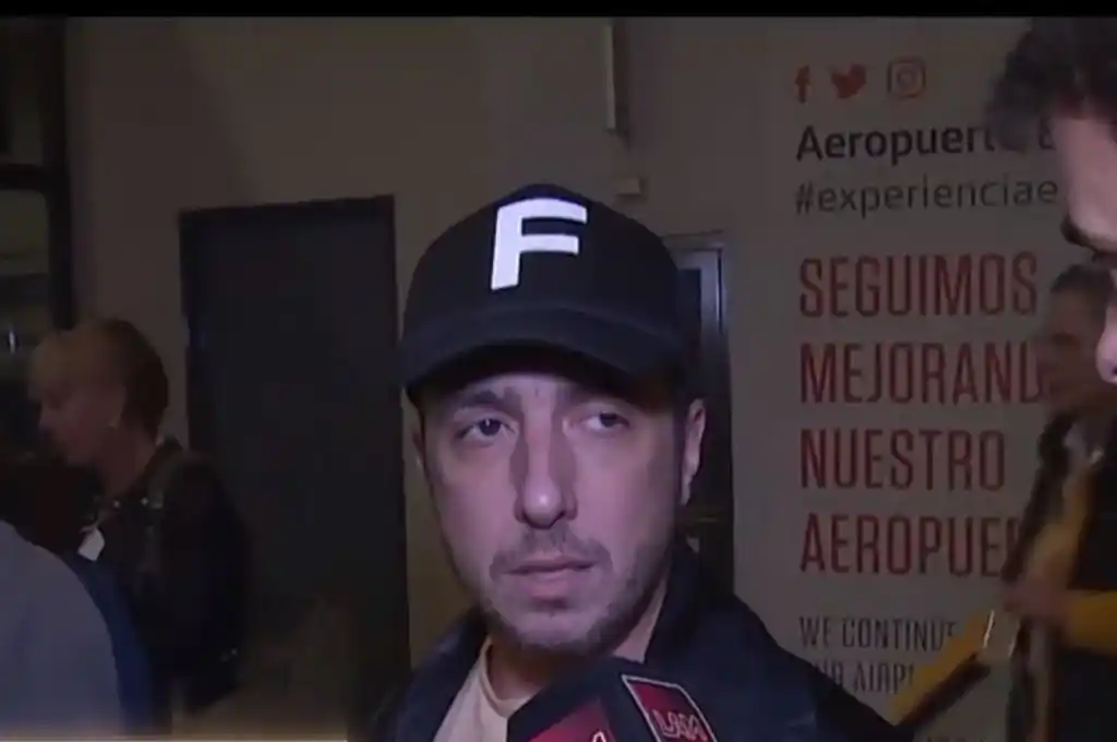 Tras el escándalo por la denuncia de Lucas Benvenuto, Jey Mammón se fue de la Argentina