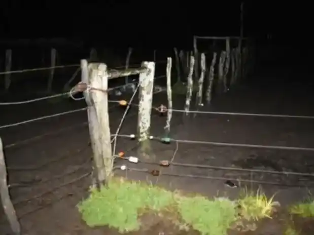 Tragedia en Corrientes: un niño de 12 años murió electrocutado tras tocar un alambrado