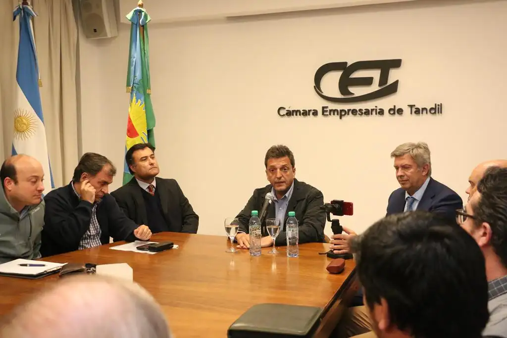 En Tandil, Massa se mostró a favor del  debate de candidatos