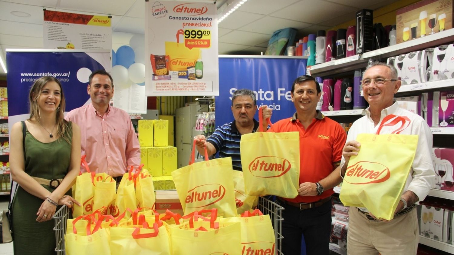 Santa Fe lanzó, junto a supermercadistas, la canasta navideña más barata del país