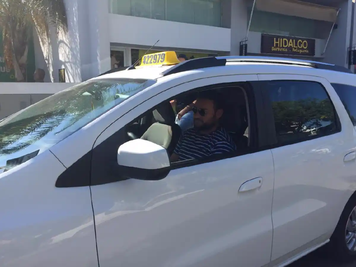 Preocupa la falta de monedas en los taxistas y remiseros