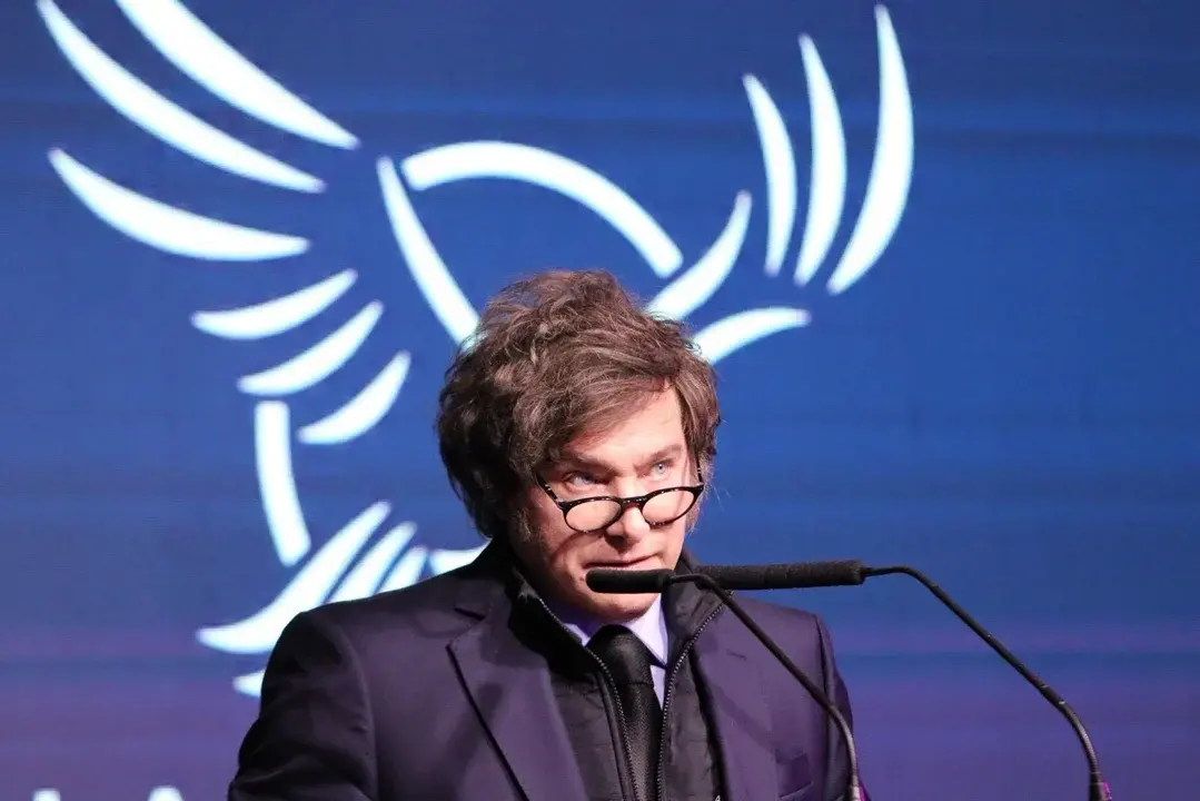 Javier Milei: “La sociedad va a volver a reflexionar y este 26 de octubre va a pintar de violeta el país”