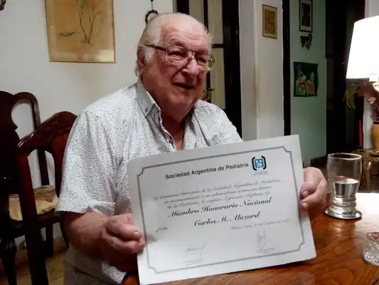 Carlos Alazard fue distinguido como Miembro Honorario Nacional de la Sociedad de Pediatría