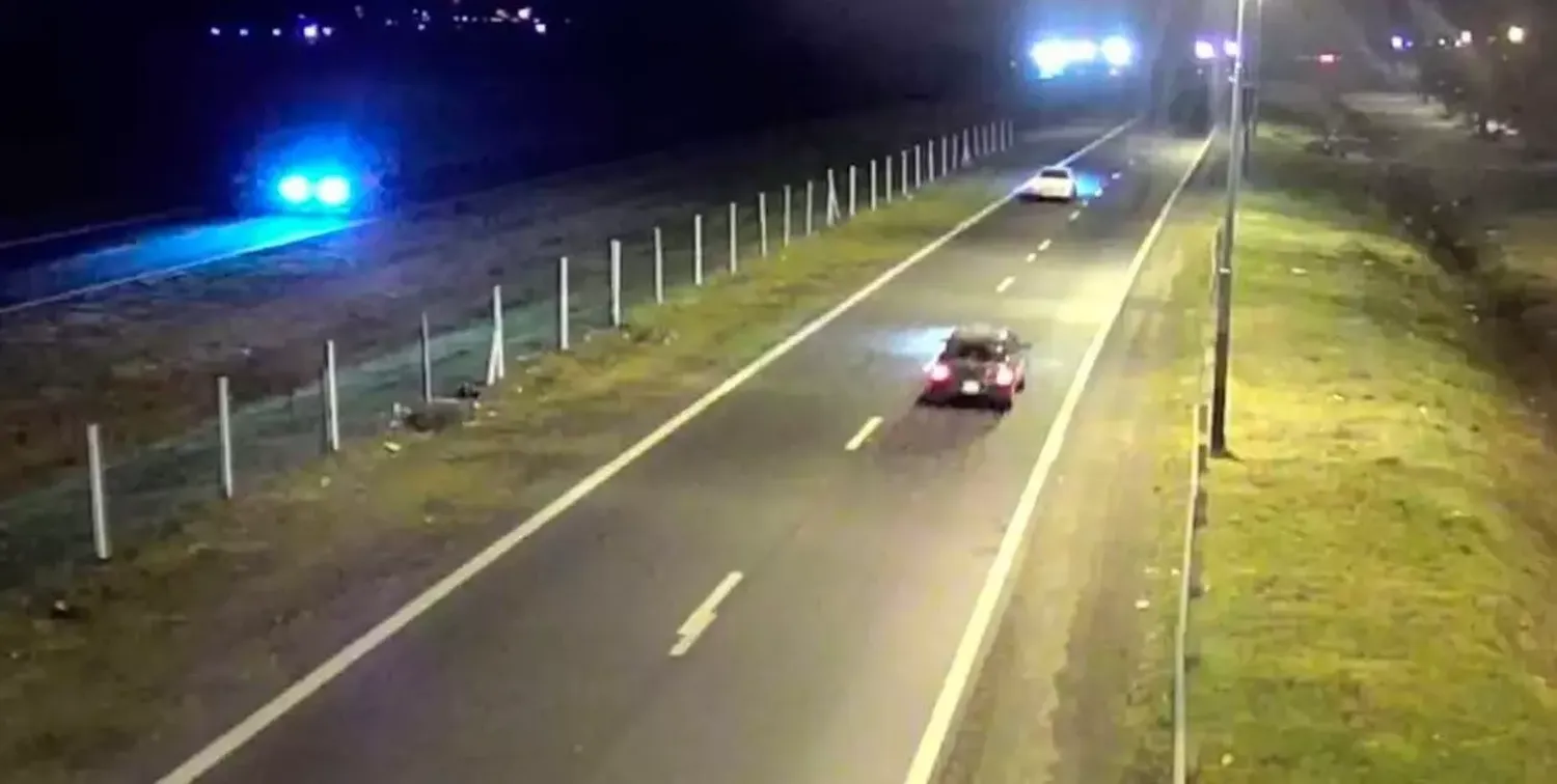 Fuerte choque en la autopista Rosario-Córdoba entre un auto y camión 