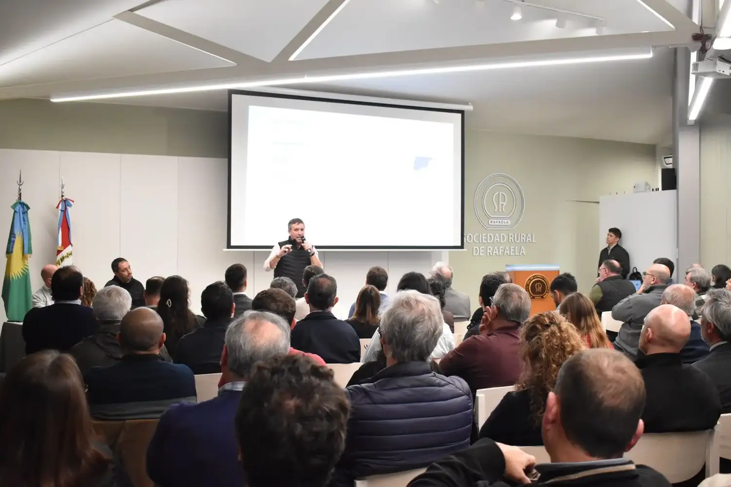 El Niño: la Provincia reunió en Rafaela a autoridades de tres departamentos para coordinar acciones preventivas - 5