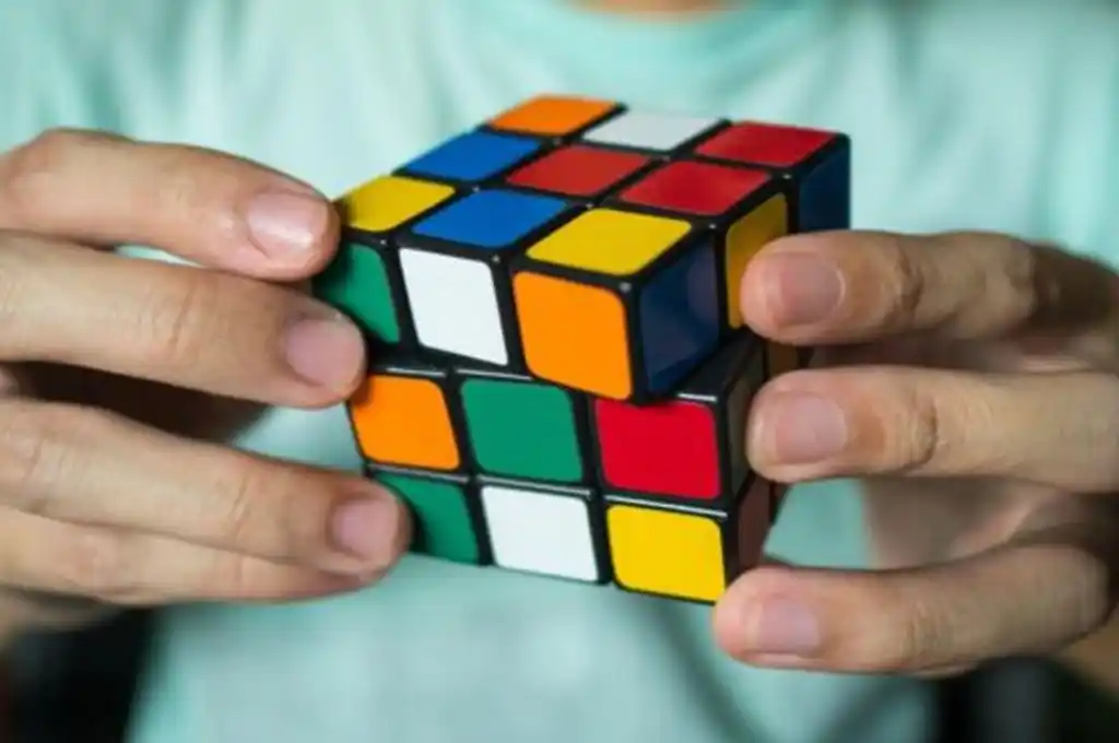 El famoso cubo de Rubik cumple 49 años: curiosidades del juguete más vendido del mundo
