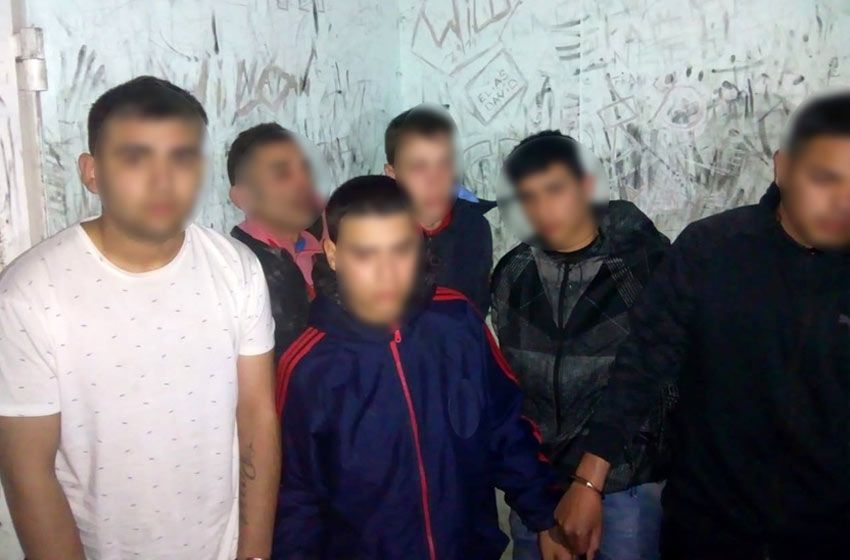Detuvieron a seis jóvenes de entre 15 y 20 años por balear una vivienda en zona sur