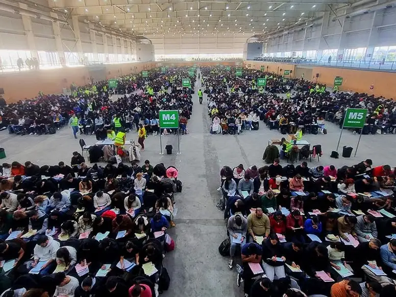 Adorni señaló que las diferencias con la nota que obtuvieron en el primer examen son “escandalosas”.