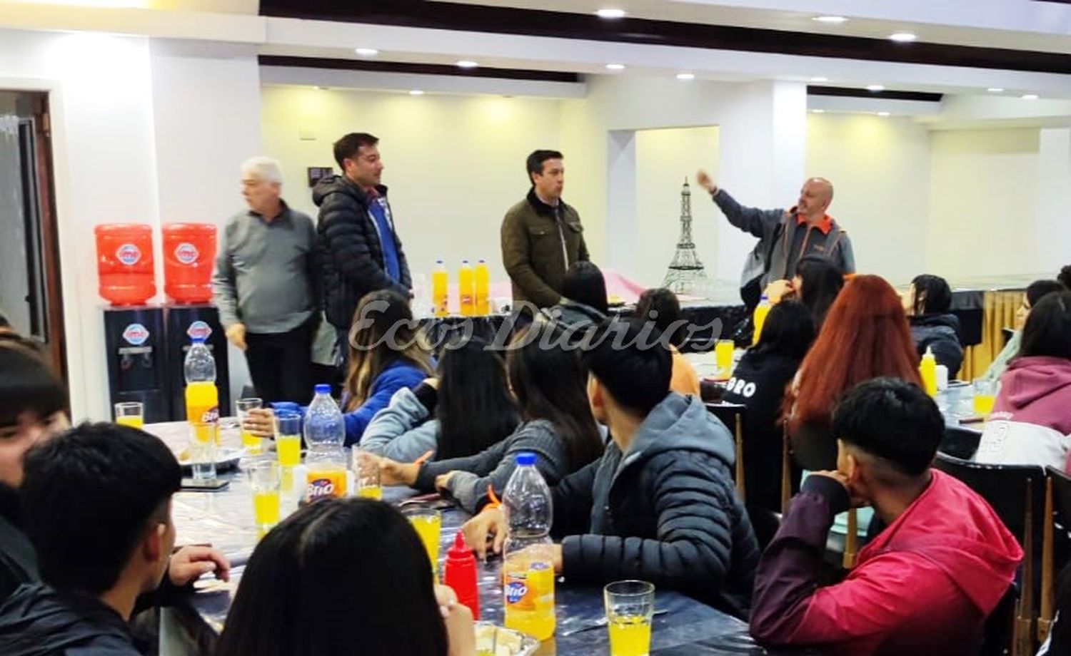 Siguen llegando estudiantes para disfrutar de su viaje de egresados en Necochea