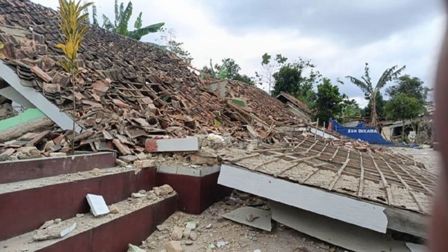 ¡TRAGEDIA EN INDONESIA! Se eleva a 162 el número de muertos a causa del terremoto de este 21Nov