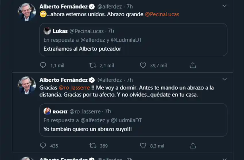 En plena madrugada, el Presidente intercambió mensajes con usuarios de Twitter