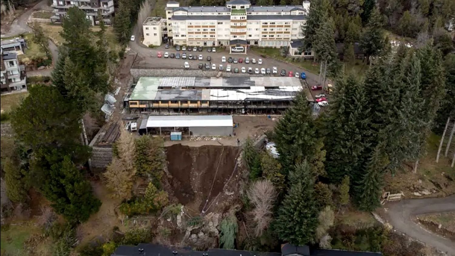 Alud en un hotel en Bariloche: encontraron los dos cuerpos de los turistas uruguayos