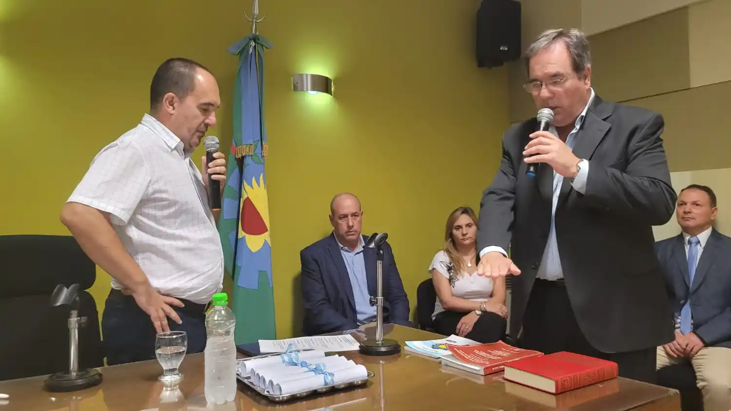 Fernando Rodríguez durante la asunción como concejal en 2023