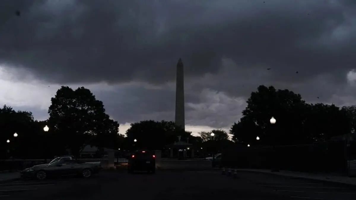 TORMENTAS EN EL ESTE DE EE.UU. dejan muertos y miles de personas sin electricidad