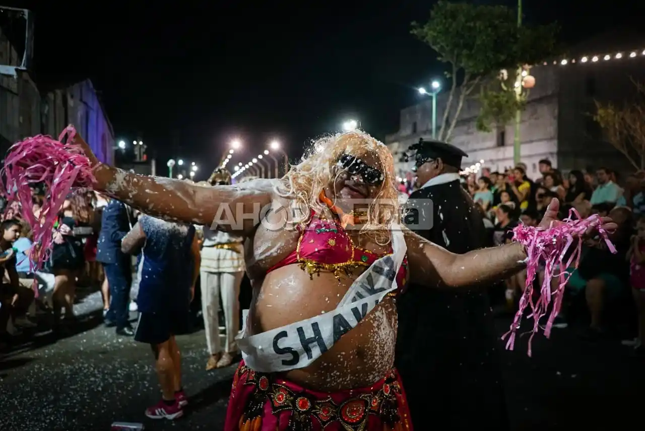 Los 10 momentos más bizarros y desopilantes del Entierro del Carnaval
