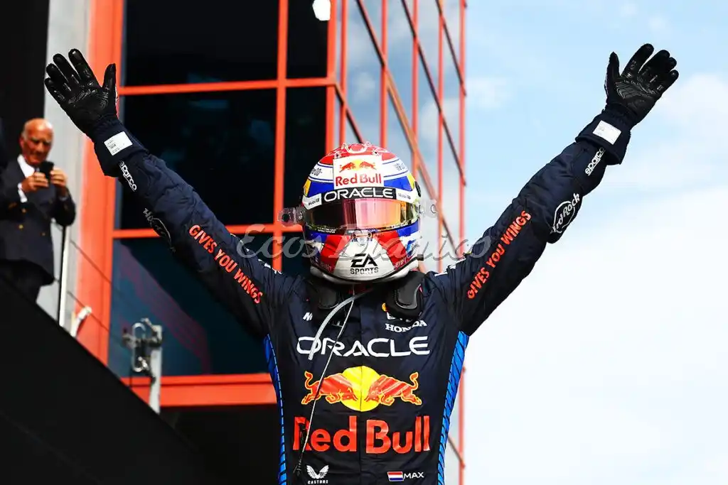 Celebración. De Max Verstappen tras otra consagración en la F1